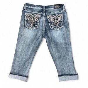 Love Indigo Capri Jeans embroidered bling embellishments 22in inseam Size 10